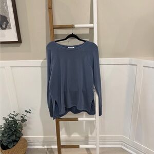Athleta Blue split hem Long Sleeve sweater
